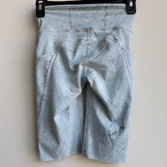 Lululemon Fast and Fre Short 10" City Grit White Blue Fog Size 2 XS W7BKCS - Picture 3 of 5